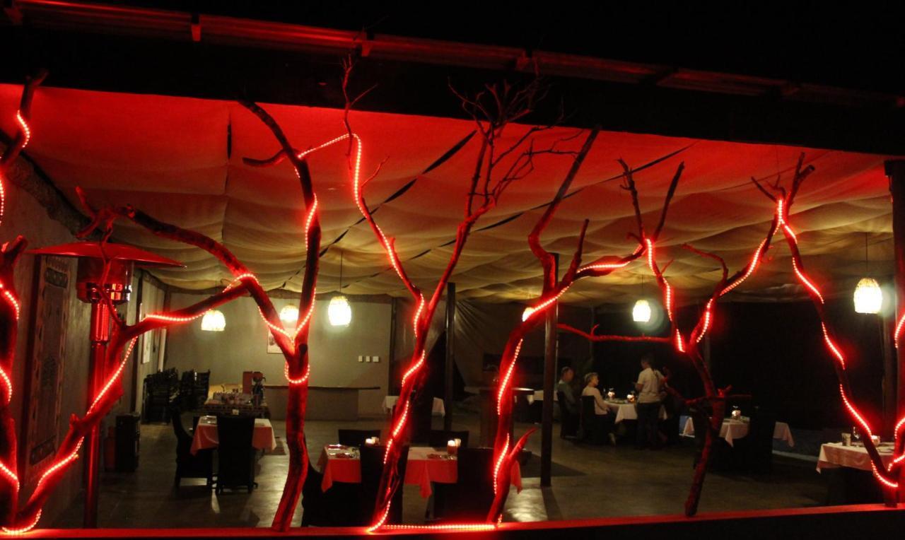 Lodge Lions Rock Rapids - *